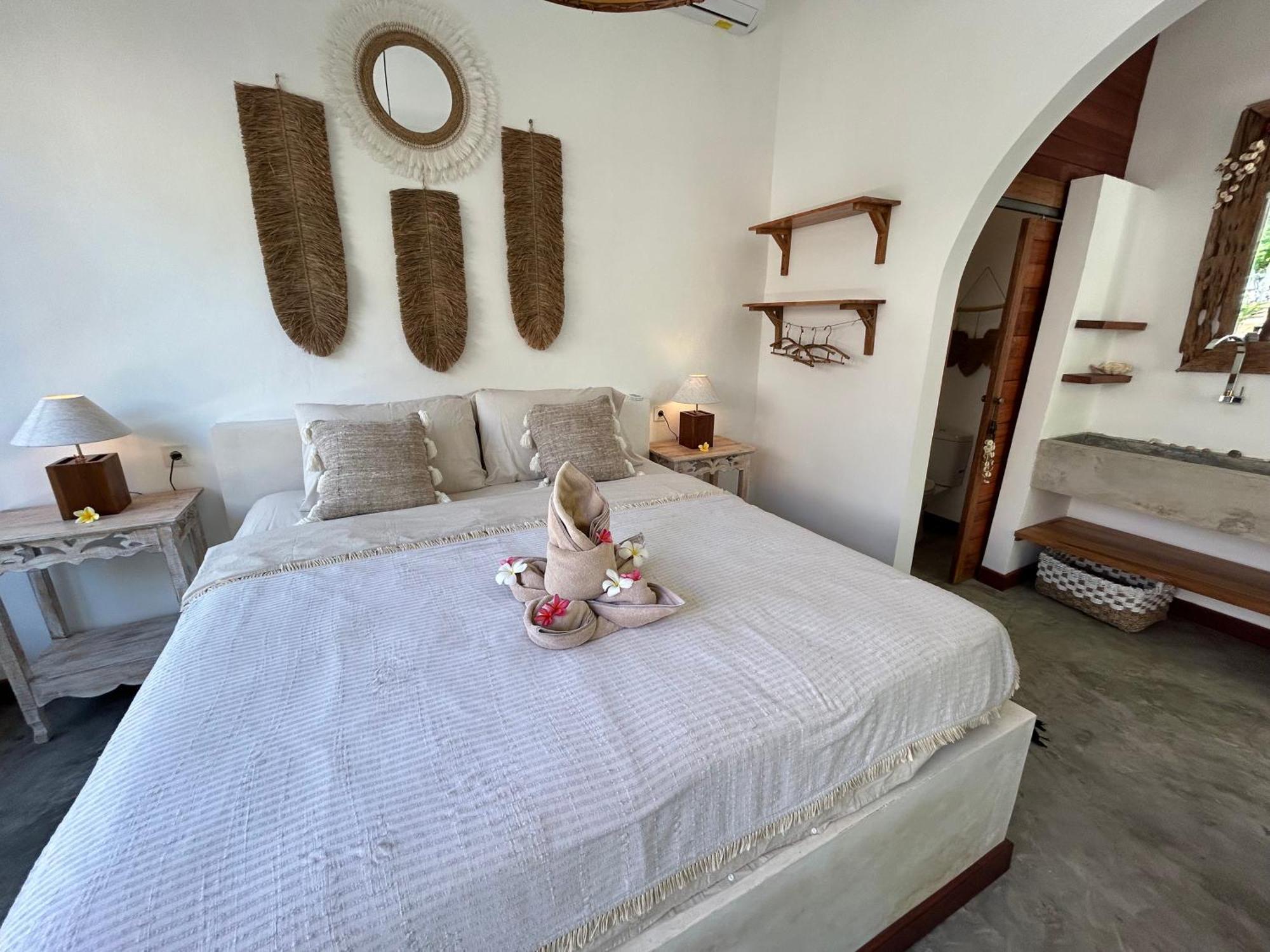 ウルワツ La Kreyiol Bed & Breakfast エクステリア 写真