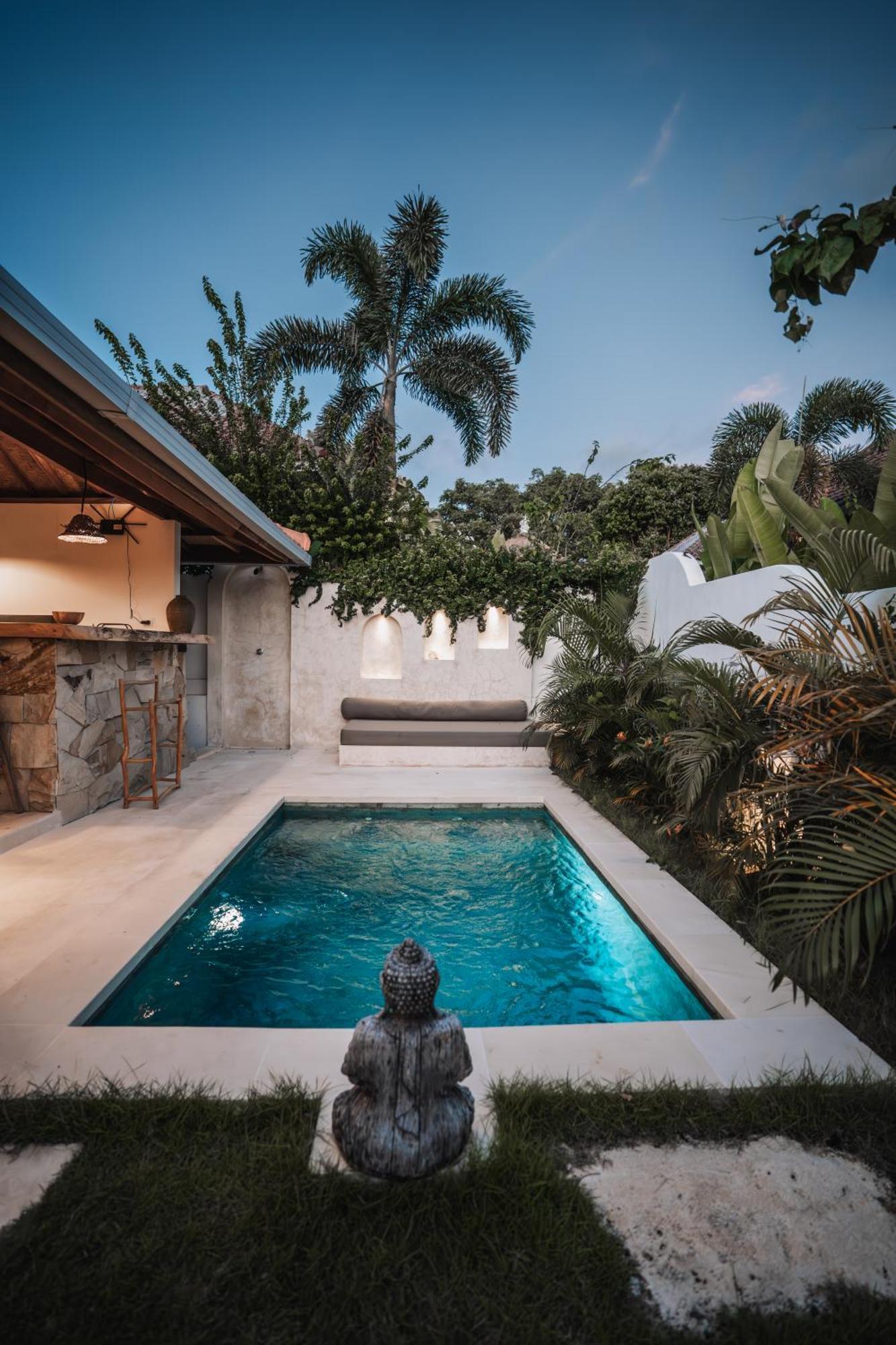 ウルワツ La Kreyiol Bed & Breakfast エクステリア 写真